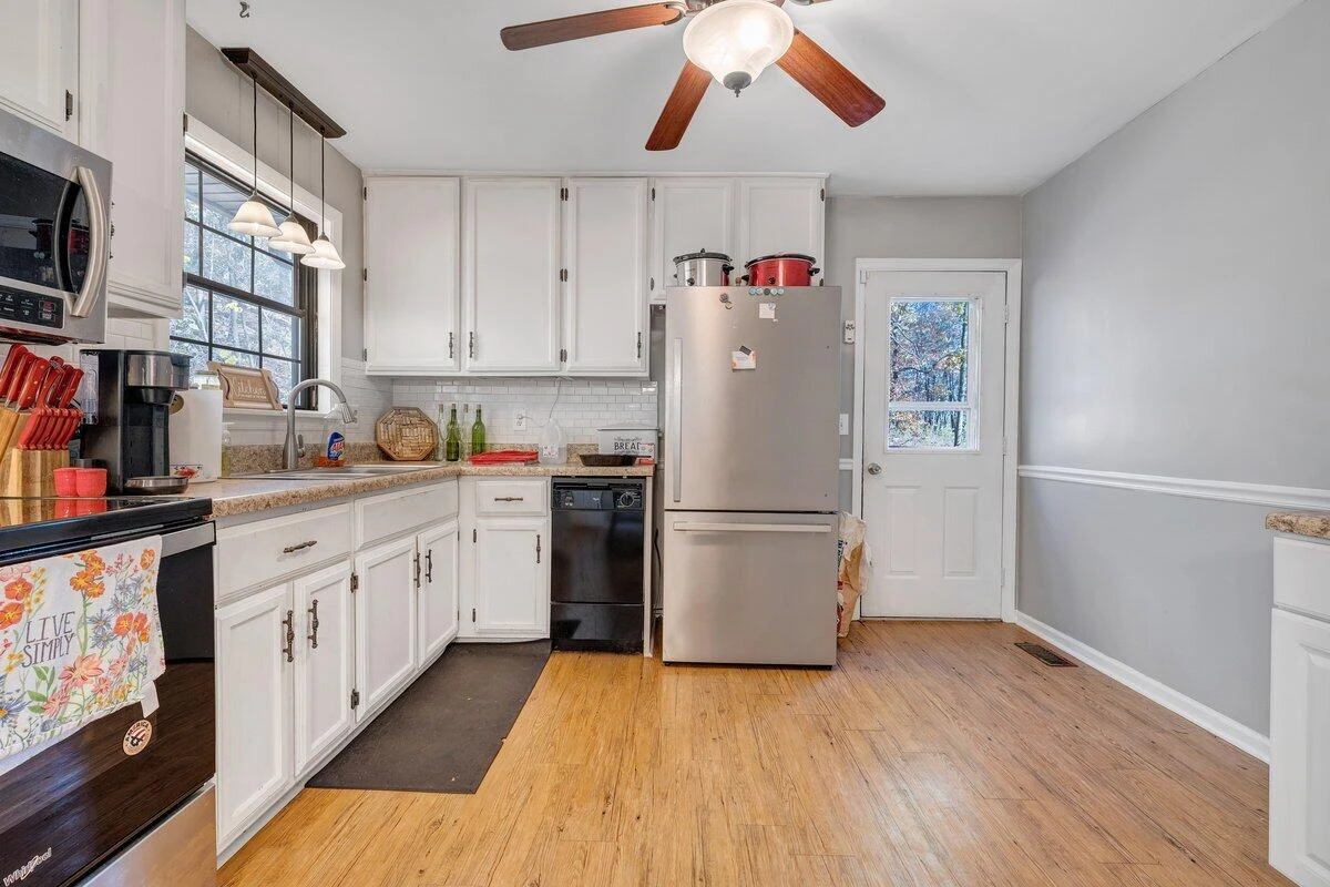 590 Rolling Hill DR - Photo 8