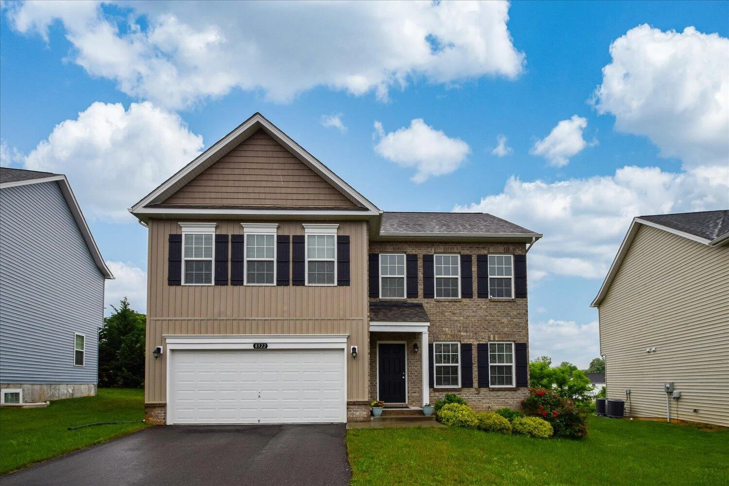 8322 Leighburn DR