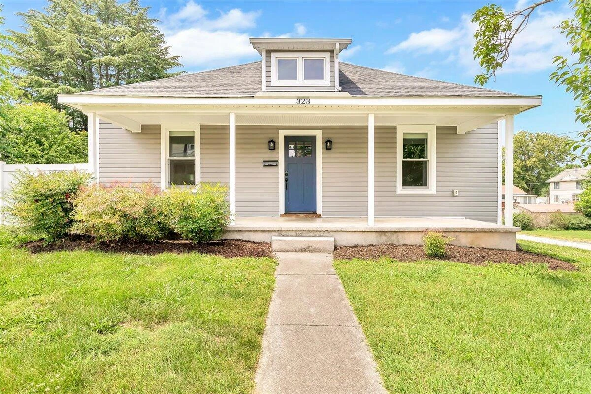 323 Blair ST
