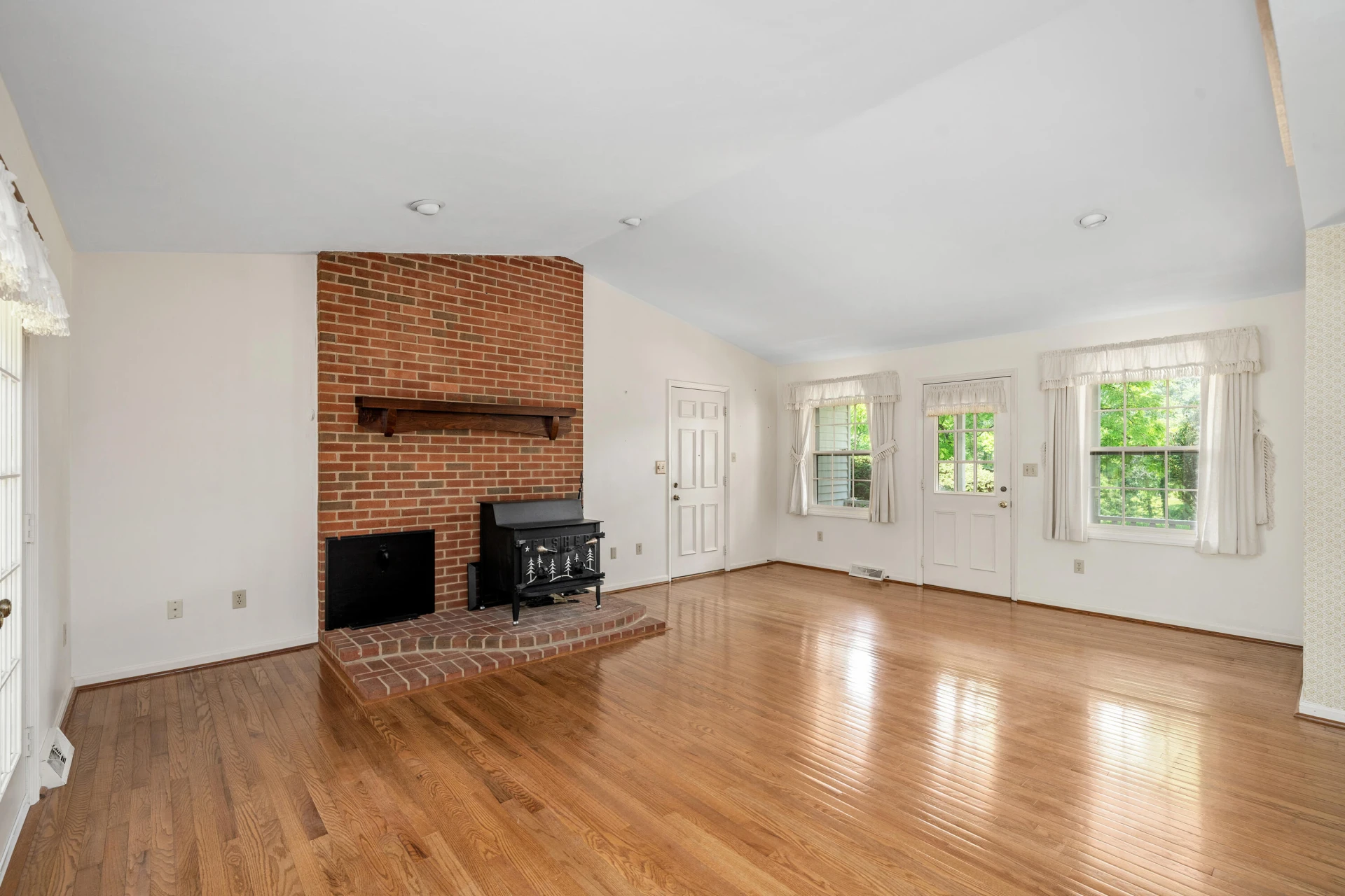 234 Deerfield RD - Photo 13