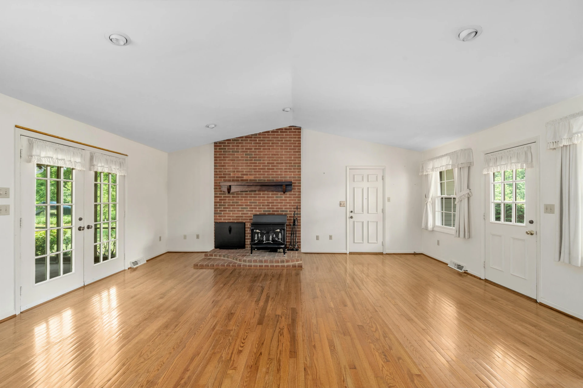 234 Deerfield RD - Photo 14