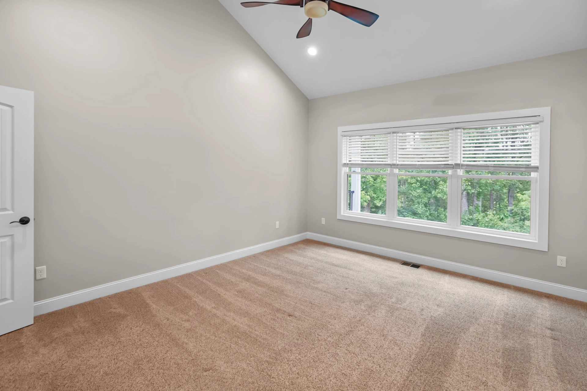 188 Grand Harbour CT - Photo 19