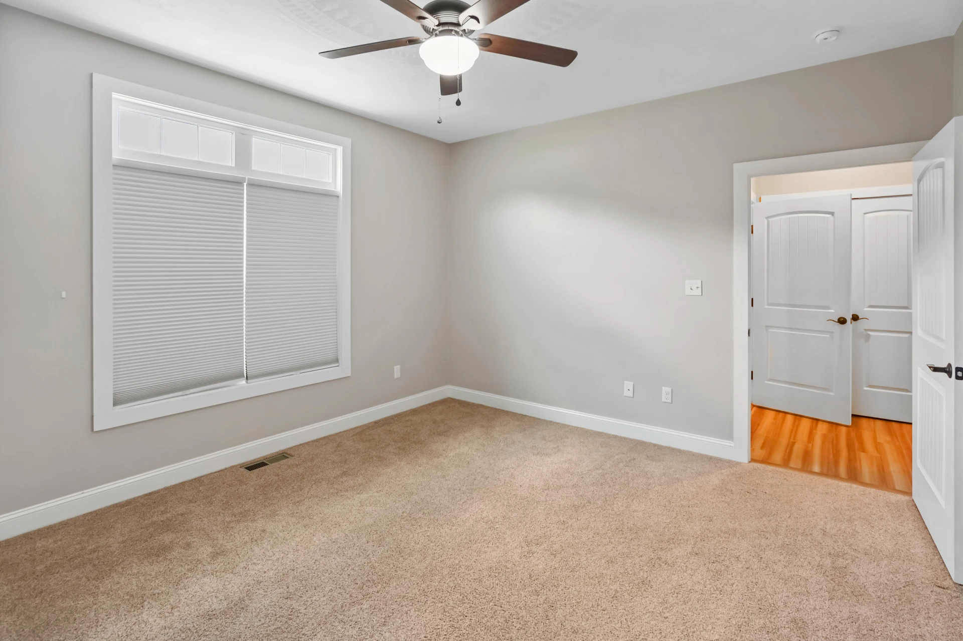 188 Grand Harbour CT - Photo 31