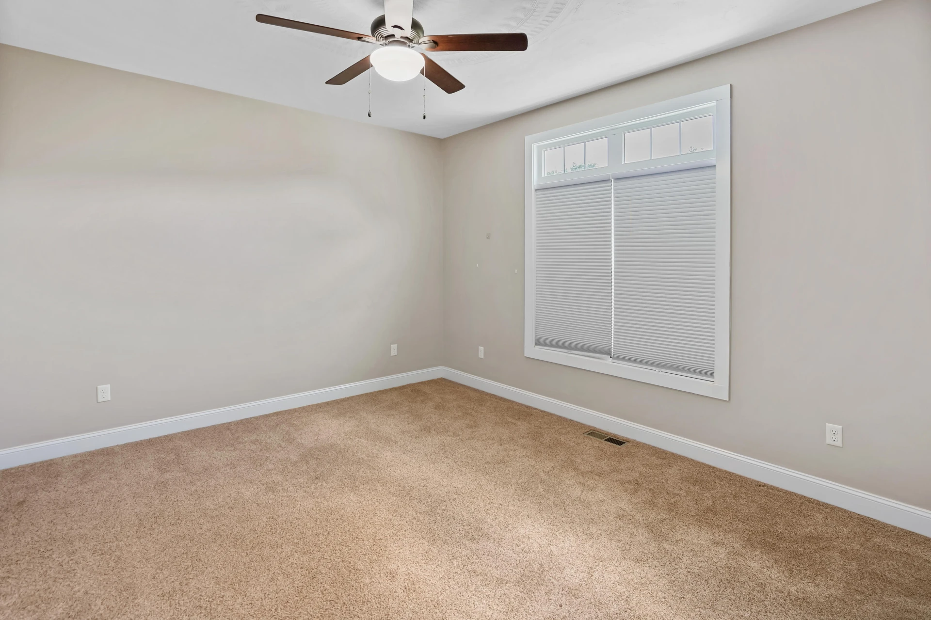 188 Grand Harbour CT - Photo 32