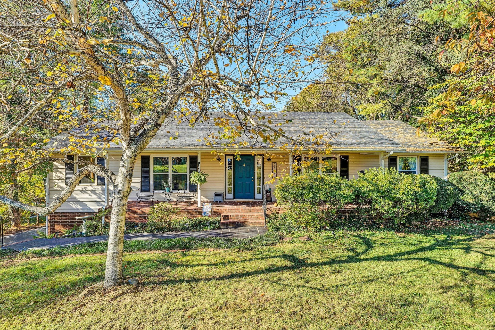 2343 Circle DR