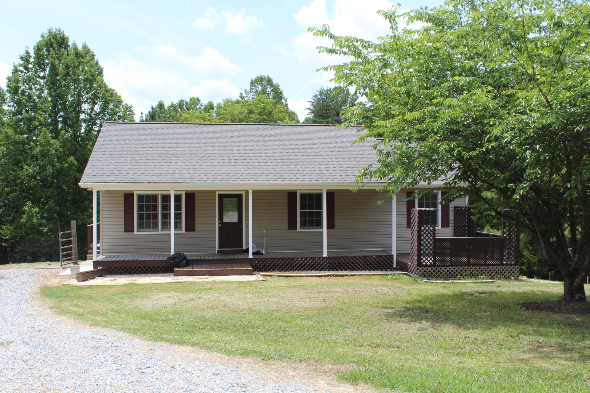 1138 Breezy Ridge RD - Photo 2