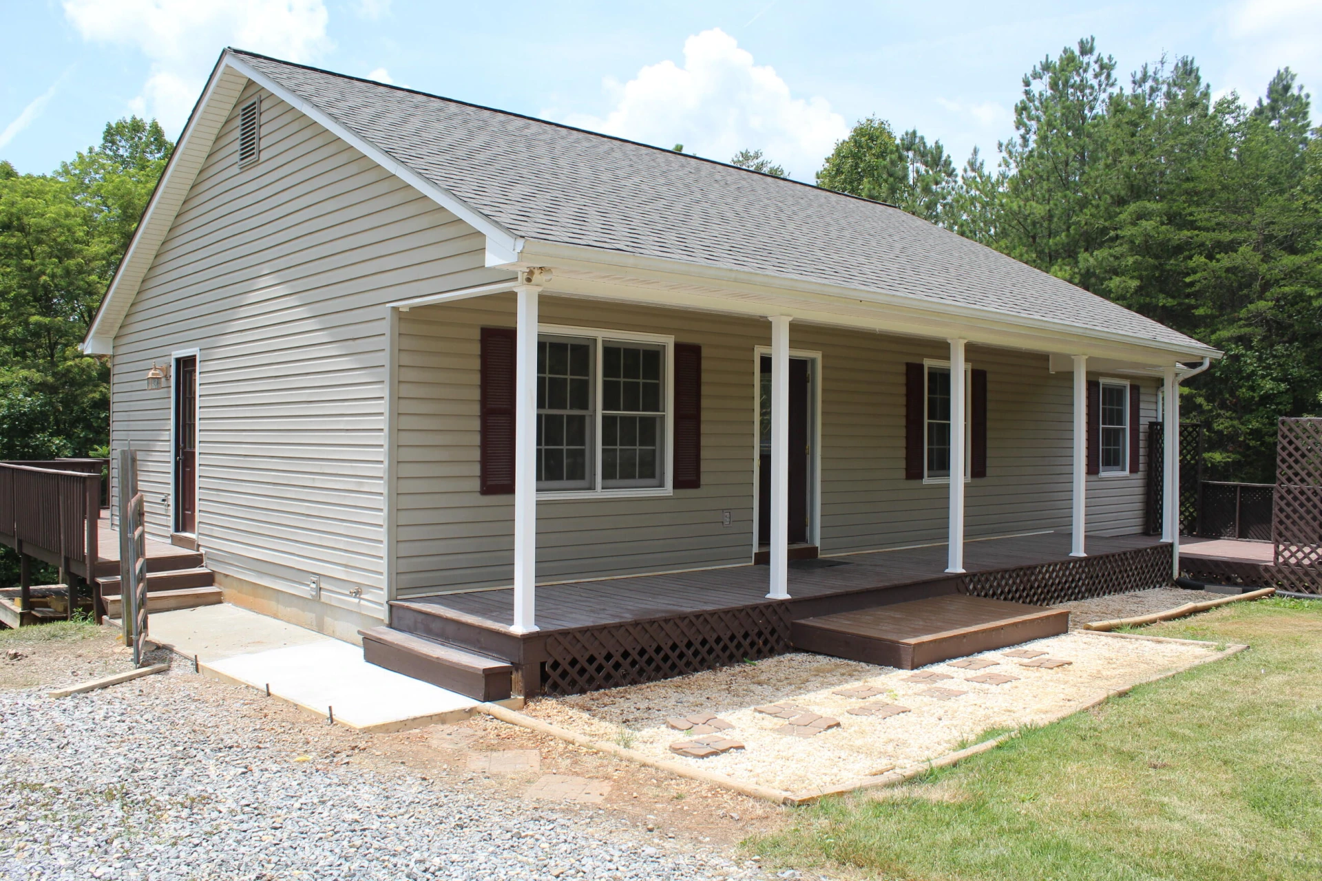 1138 Breezy Ridge RD - Photo 3