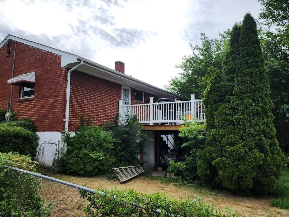 3038 Cove RD - Photo 2