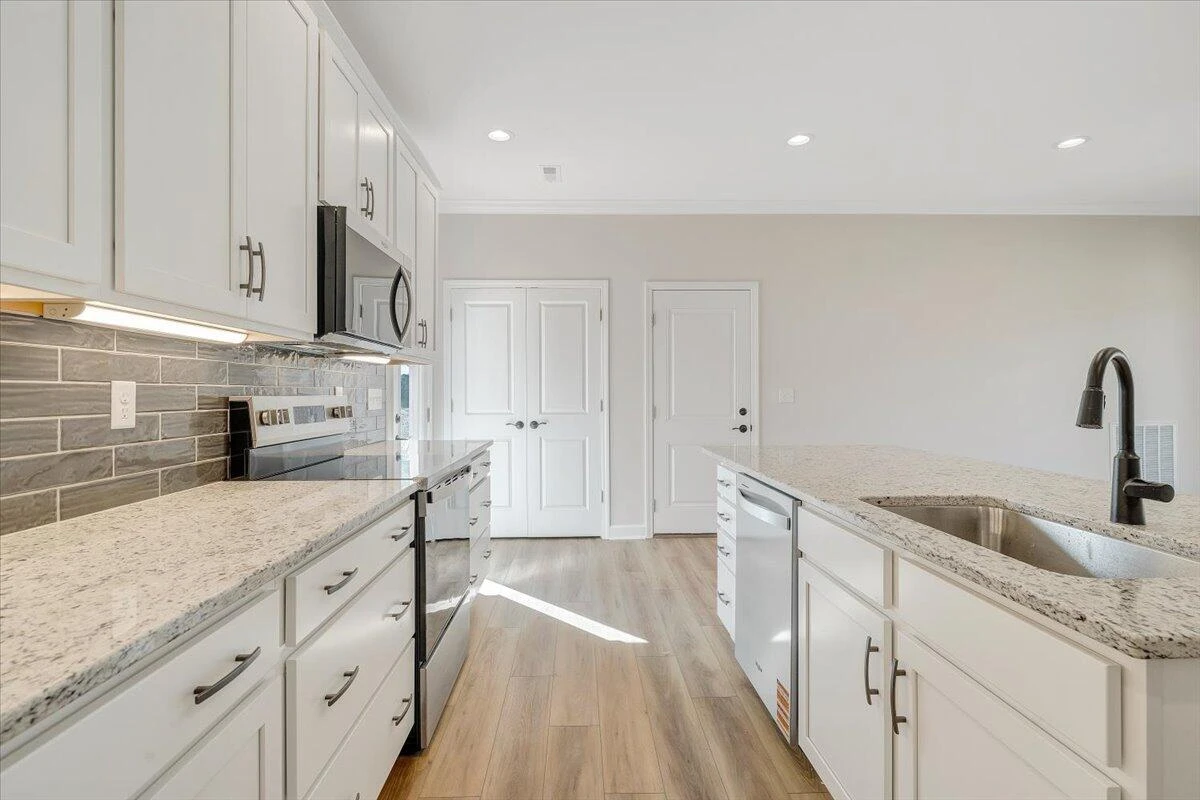 1581 Burnt Chimney RD - Photo 20