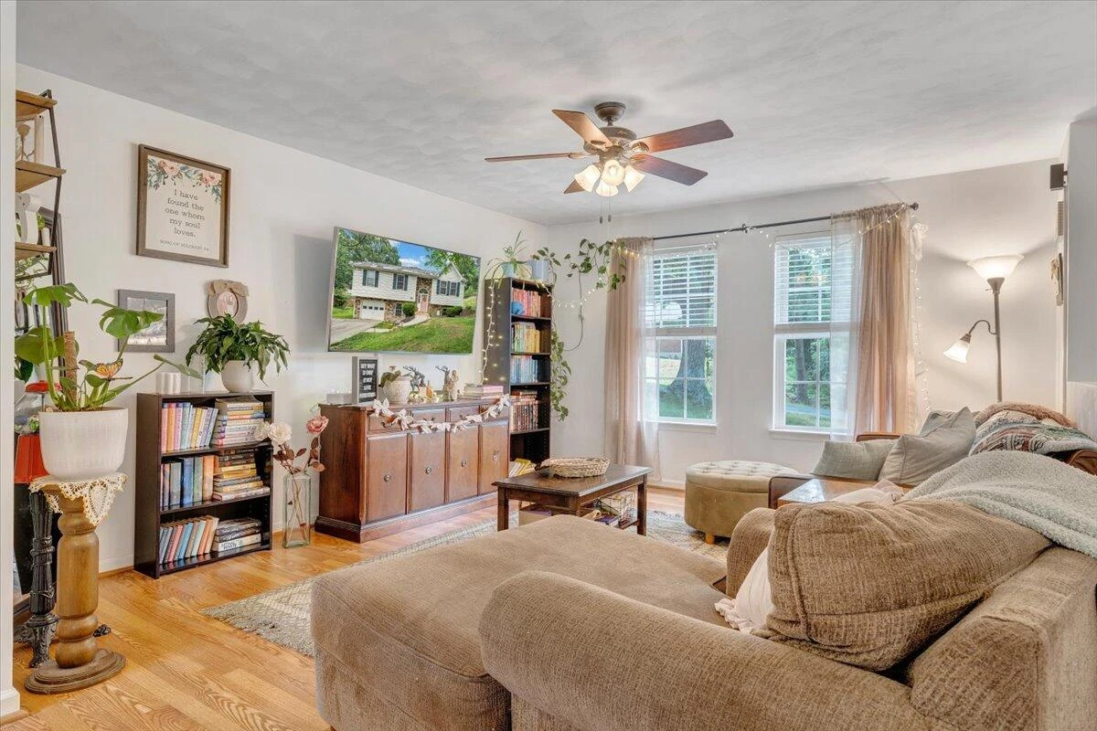 253 Dawnridge DR - Photo 4