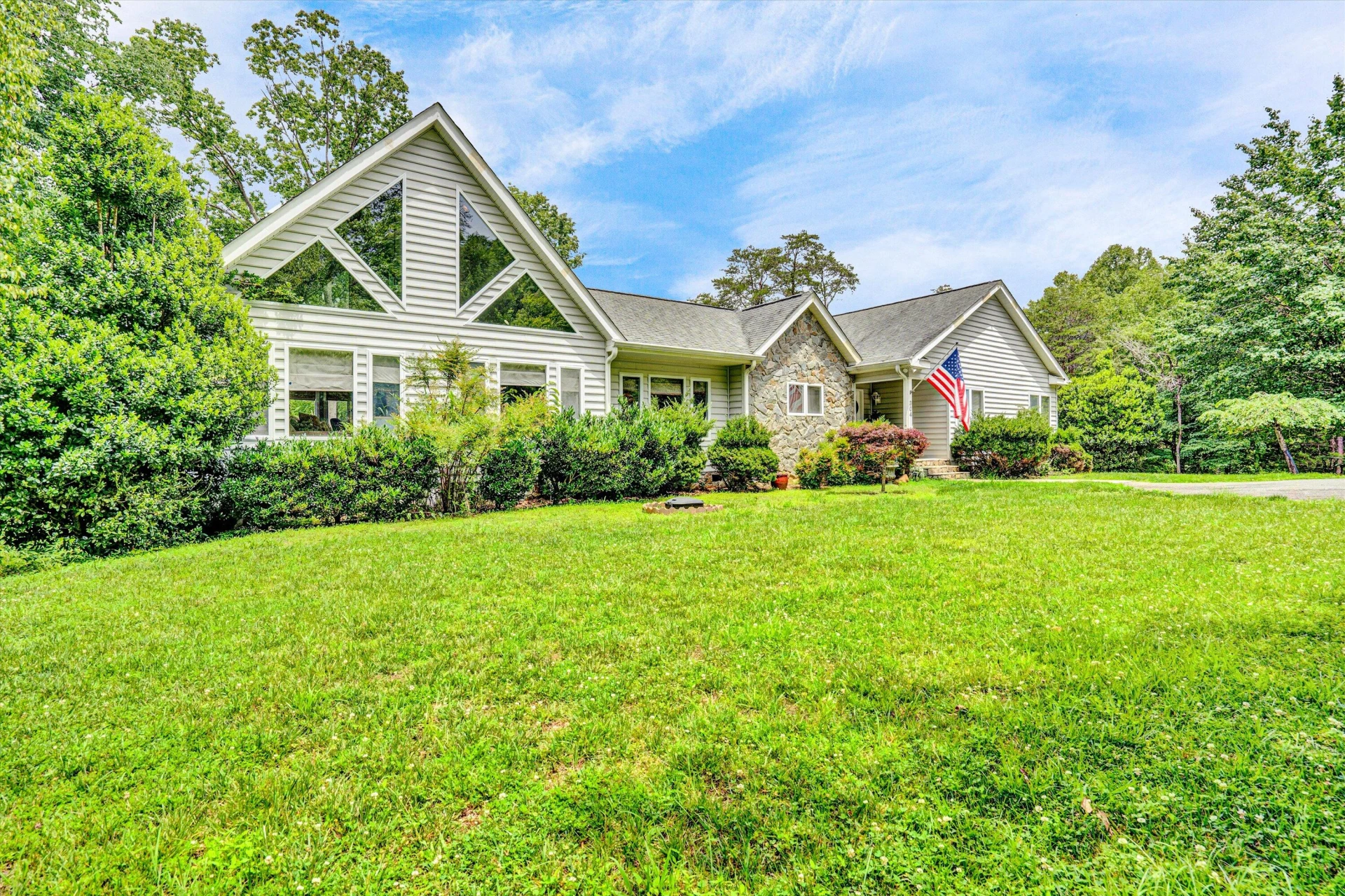 304 Blazing Ridge DR - Photo 2