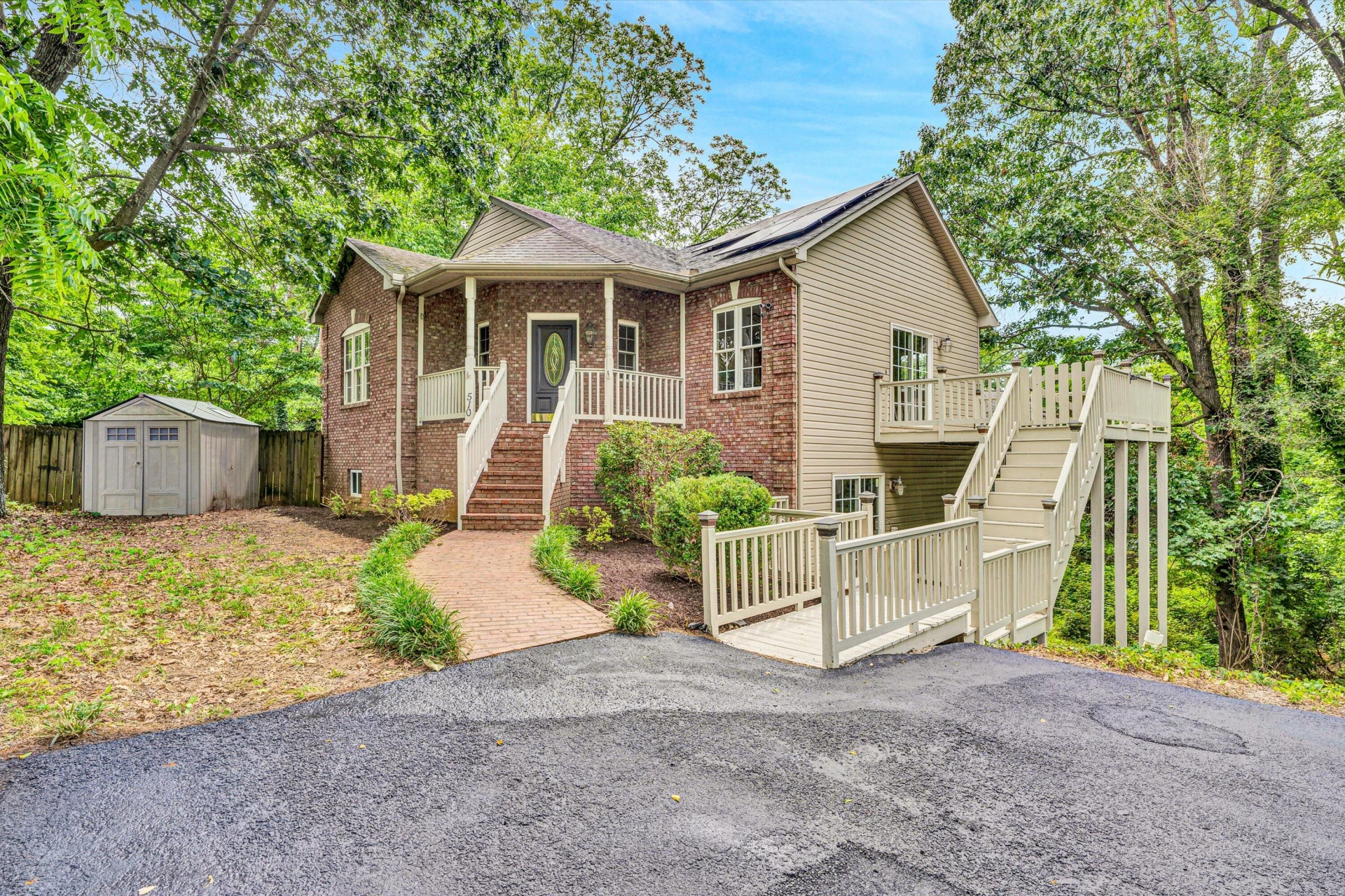 510 Ridgecrest DR - Photo 2