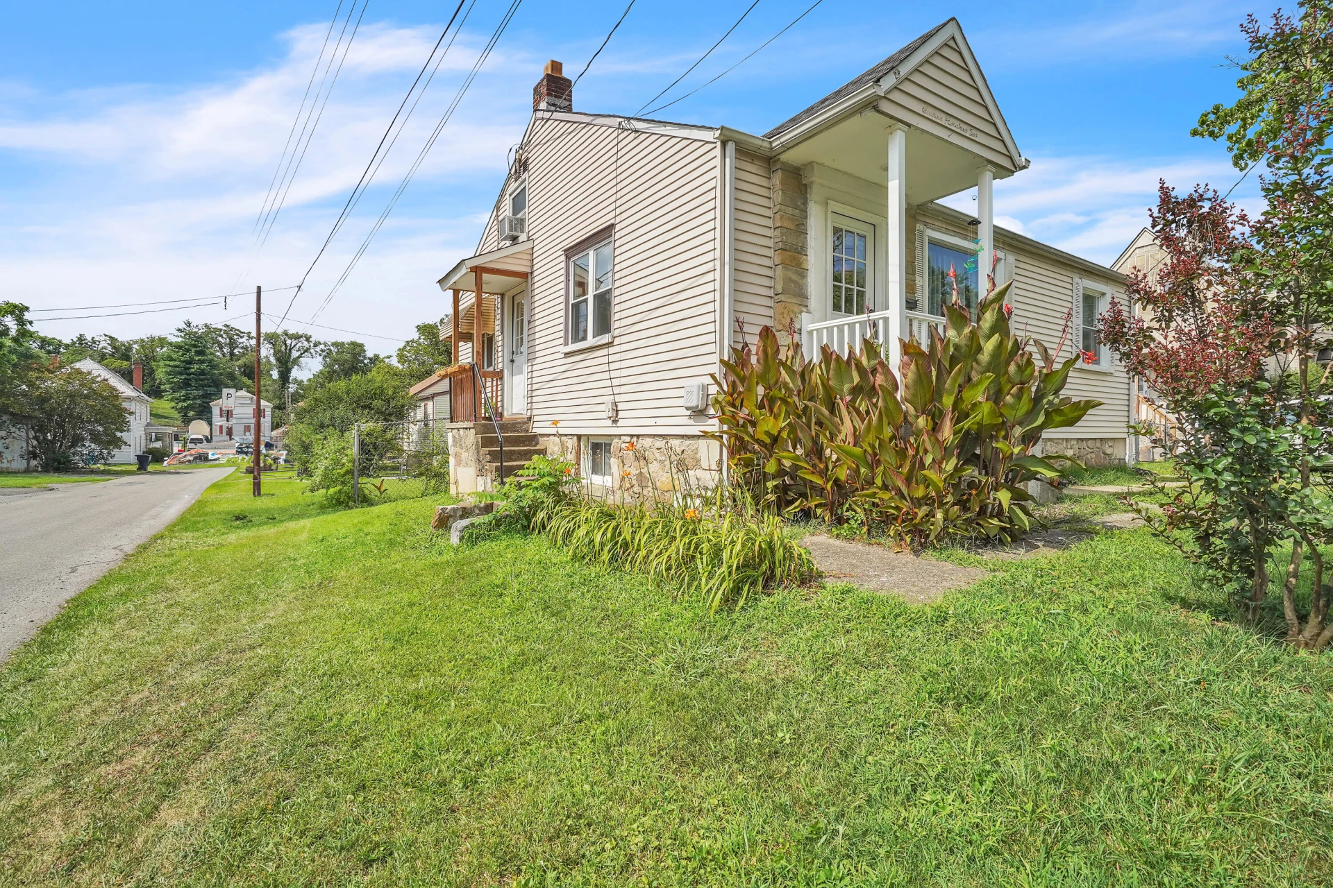 1602 Campbell AVE - Photo 4