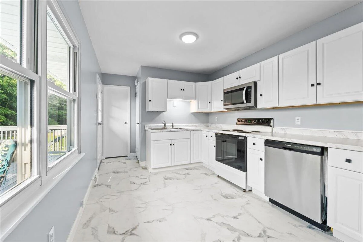 1461 Antrim ST - Photo 13