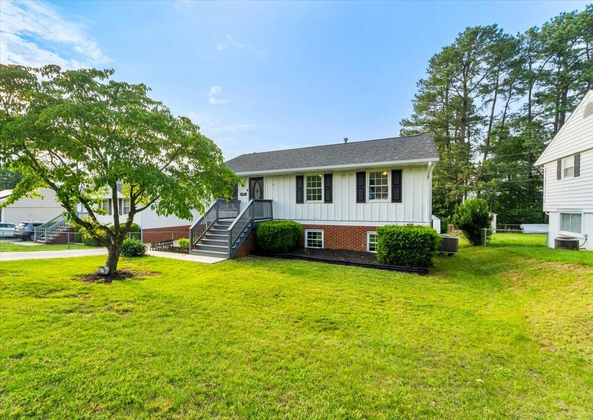 1461 Antrim ST - Photo 4