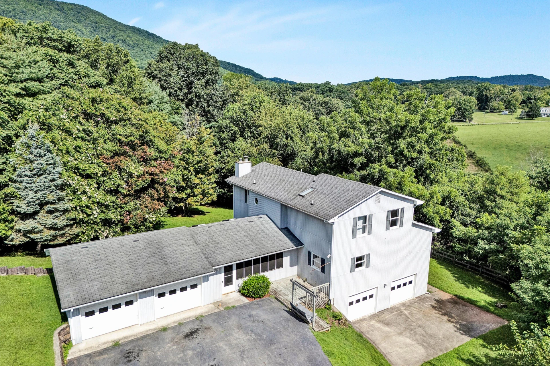 5300 ROCK HILL DR