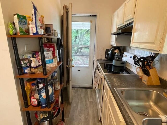1414 Campbell AVE - Photo 15