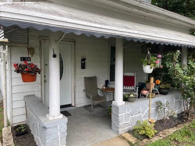 1414 Campbell AVE - Photo 3