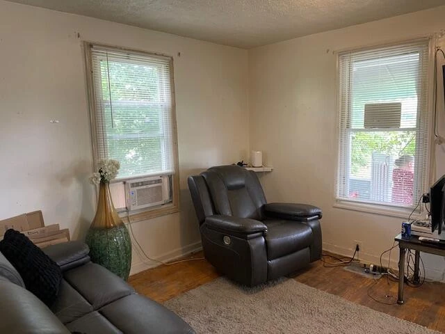 1414 Campbell AVE - Photo 6