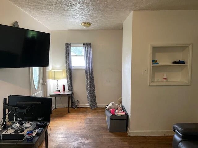1414 Campbell AVE - Photo 9