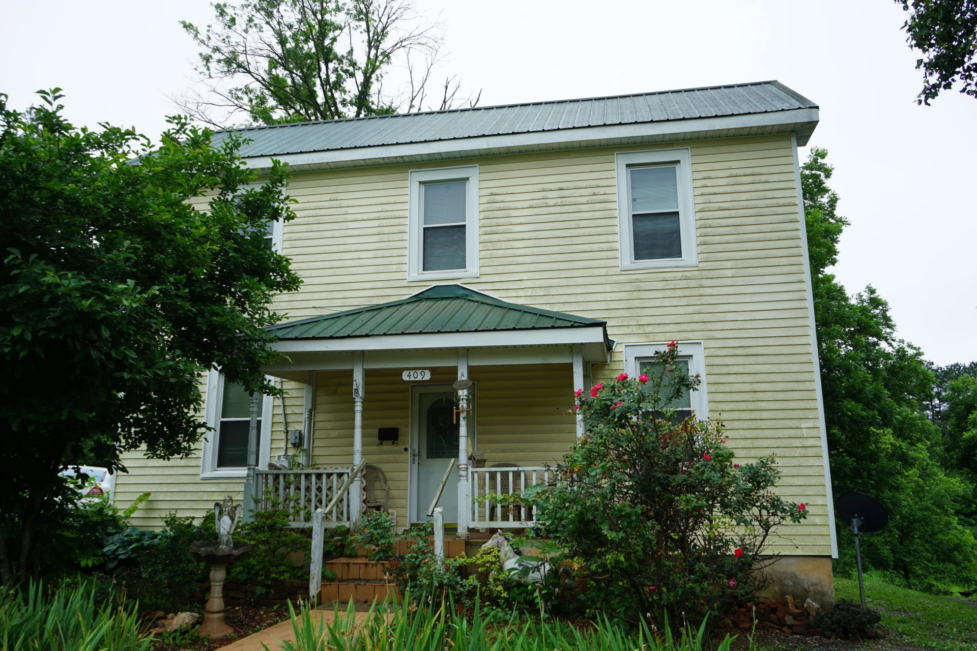 409 Washington ST - Photo 2