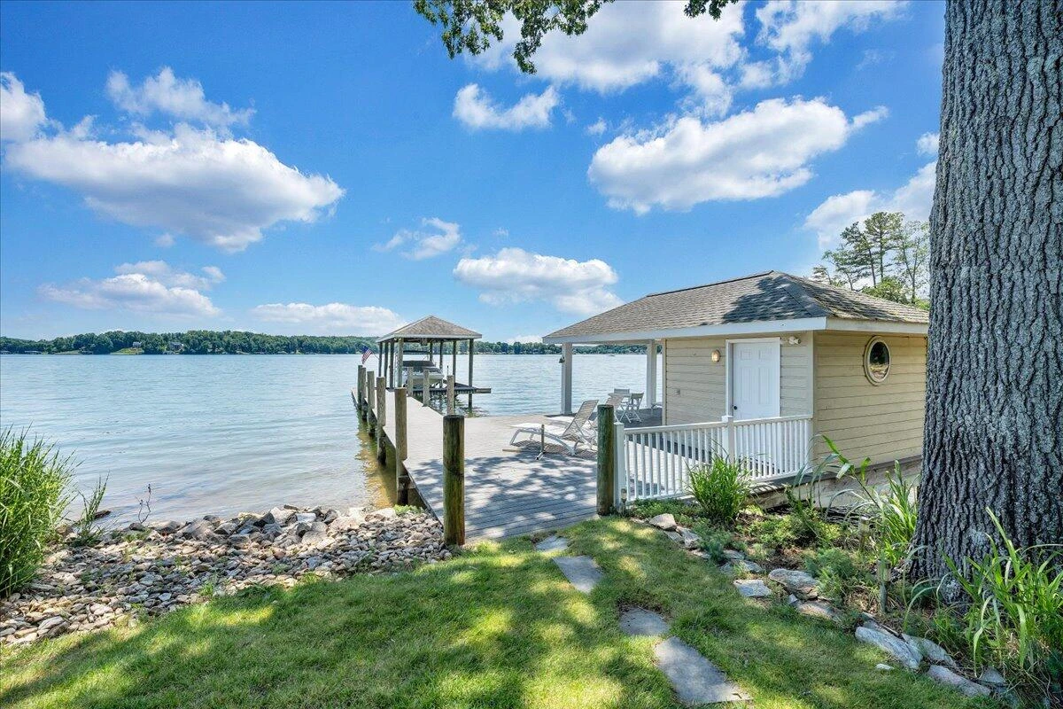 574 Waverly LN - Photo 9