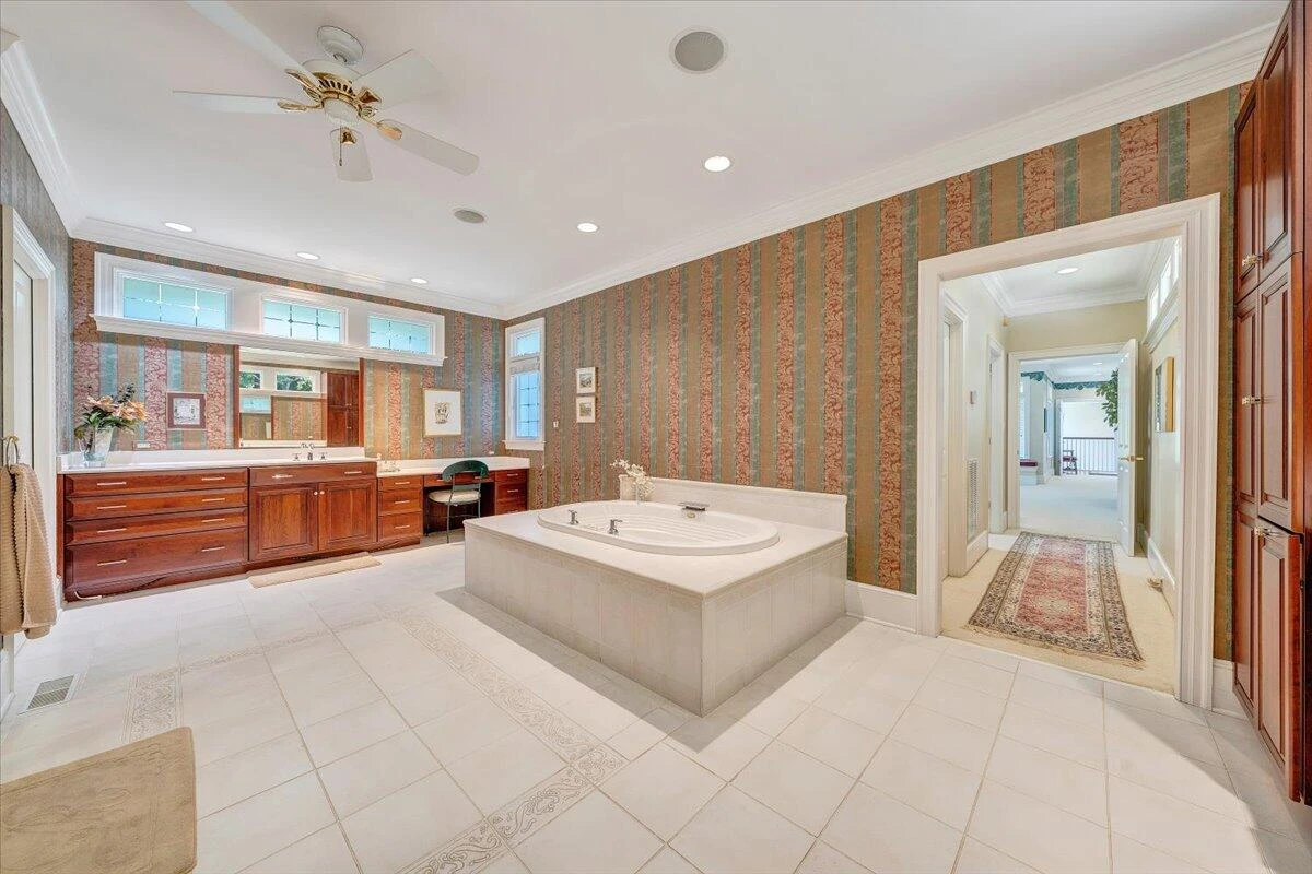 574 Waverly LN - Photo 60