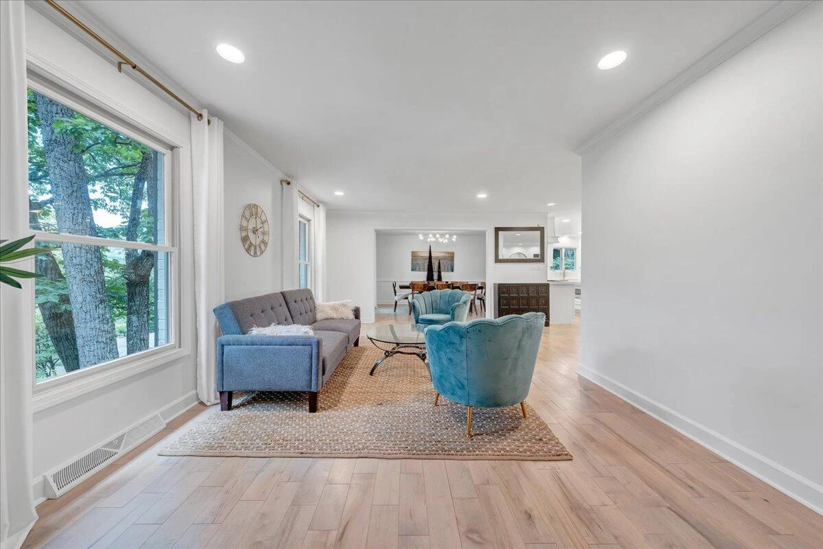 5123 Remington RD - Photo 4