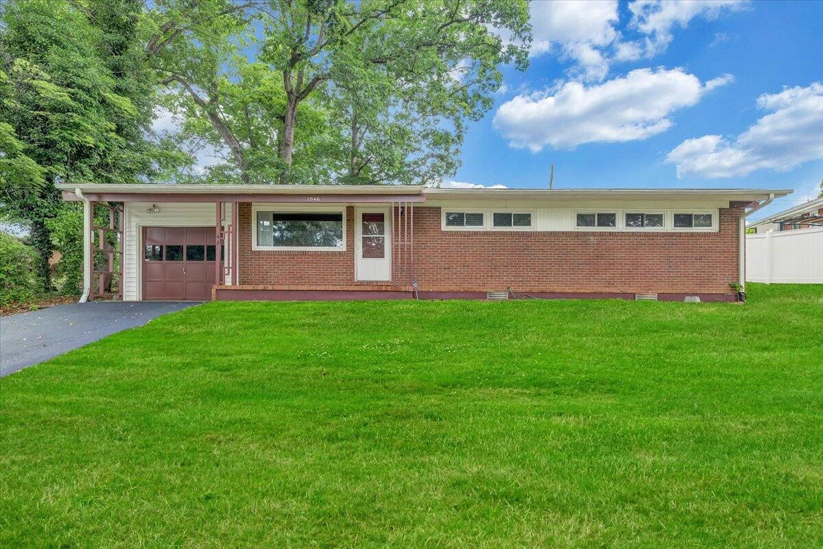 1046 Silverwood RD