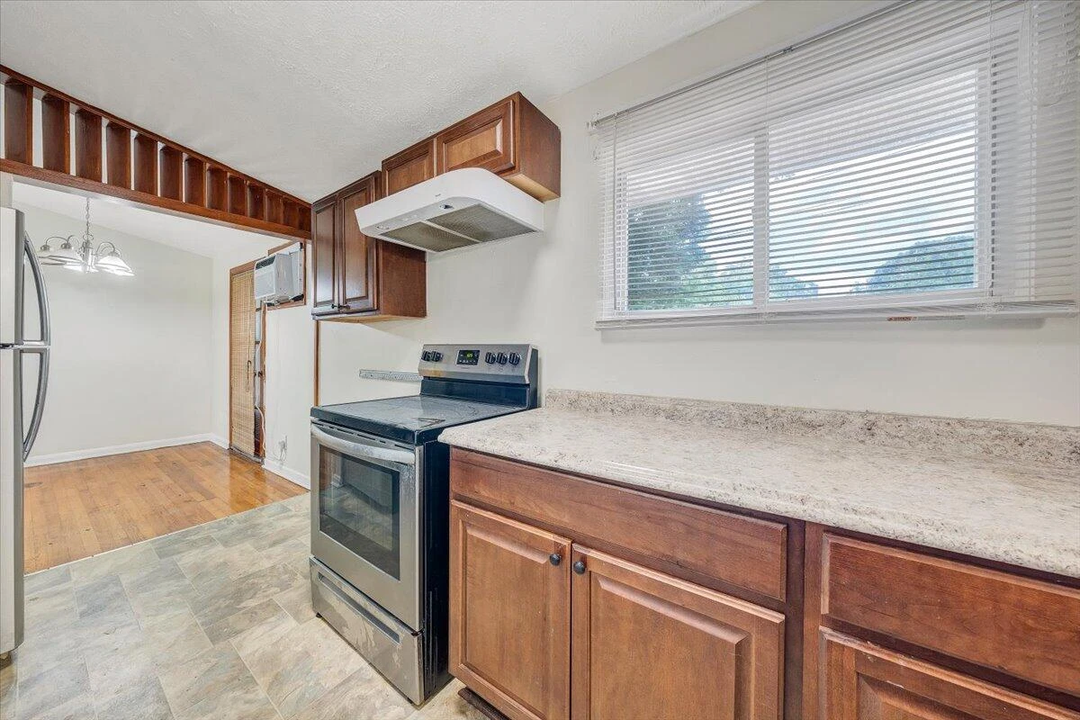 1046 Silverwood RD - Photo 14