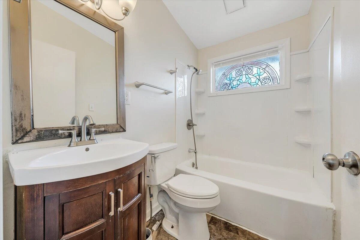 1046 Silverwood RD - Photo 18