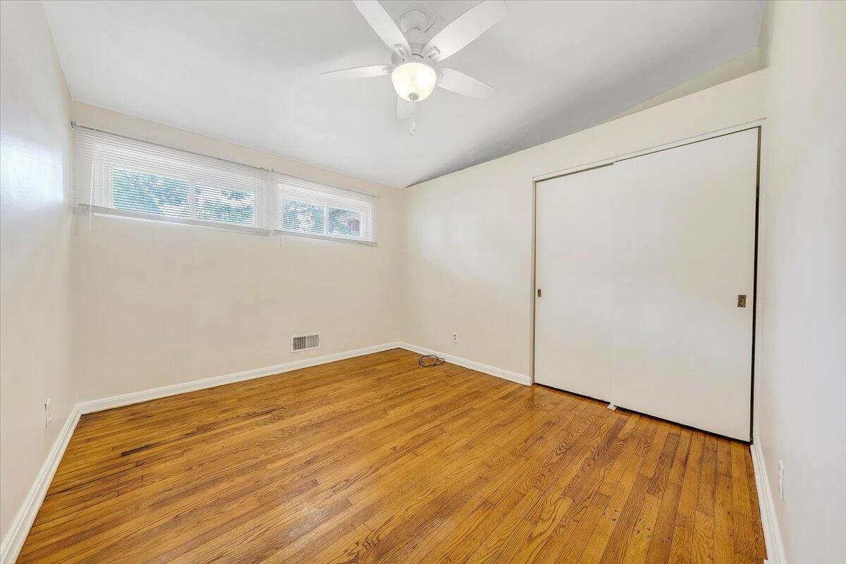 1046 Silverwood RD - Photo 19