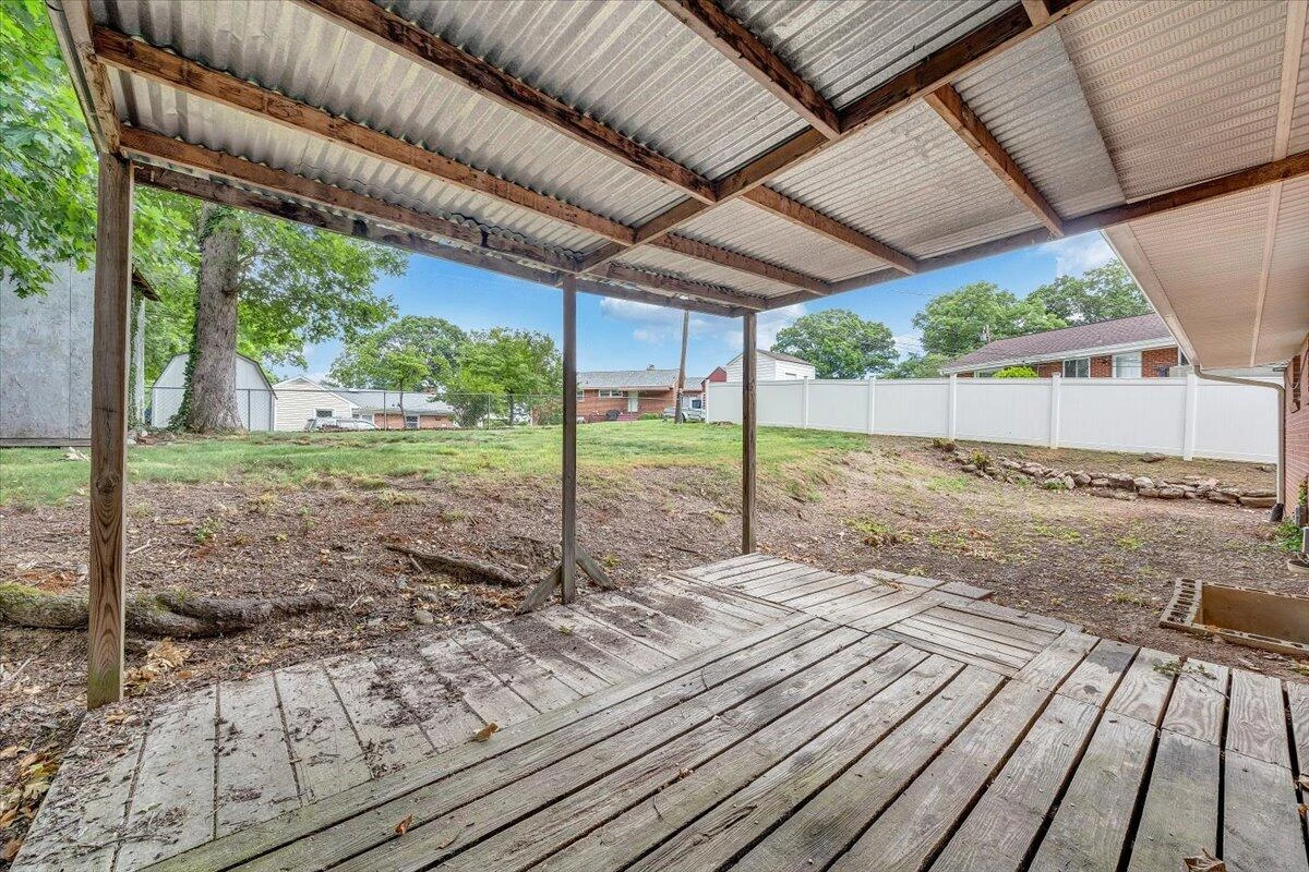 1046 Silverwood RD - Photo 22