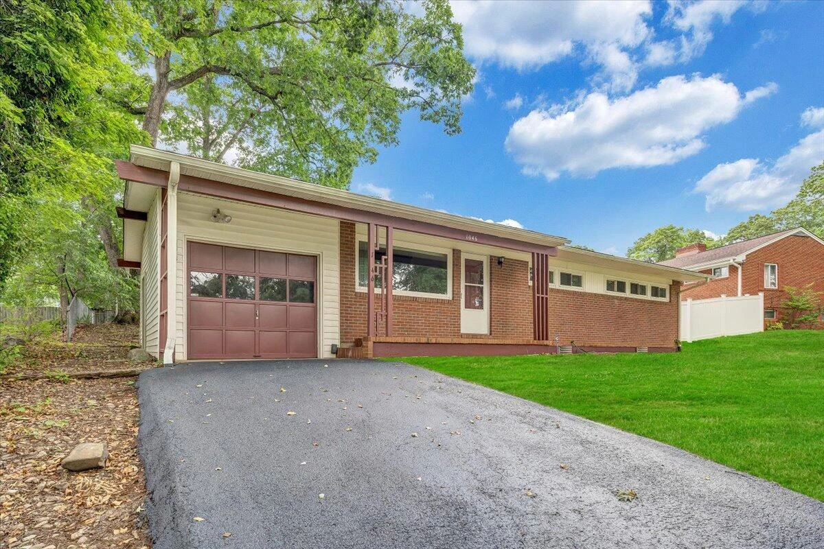 1046 Silverwood RD - Photo 30