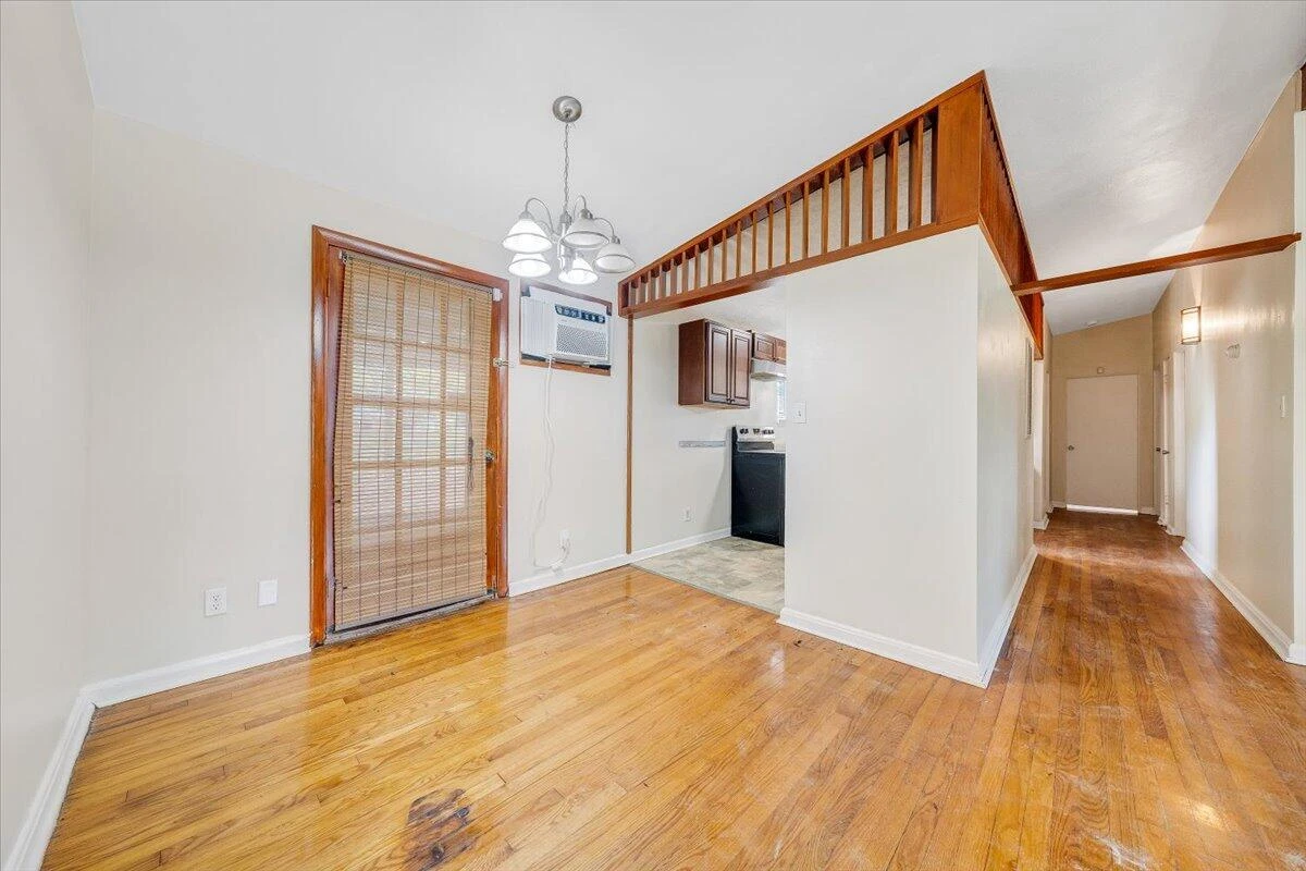 1046 Silverwood RD - Photo 9