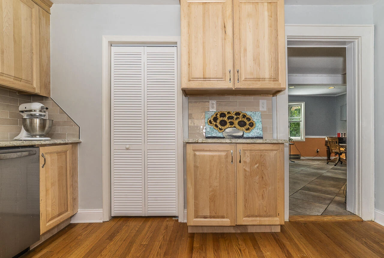 2506 Rosalind AVE - Photo 18