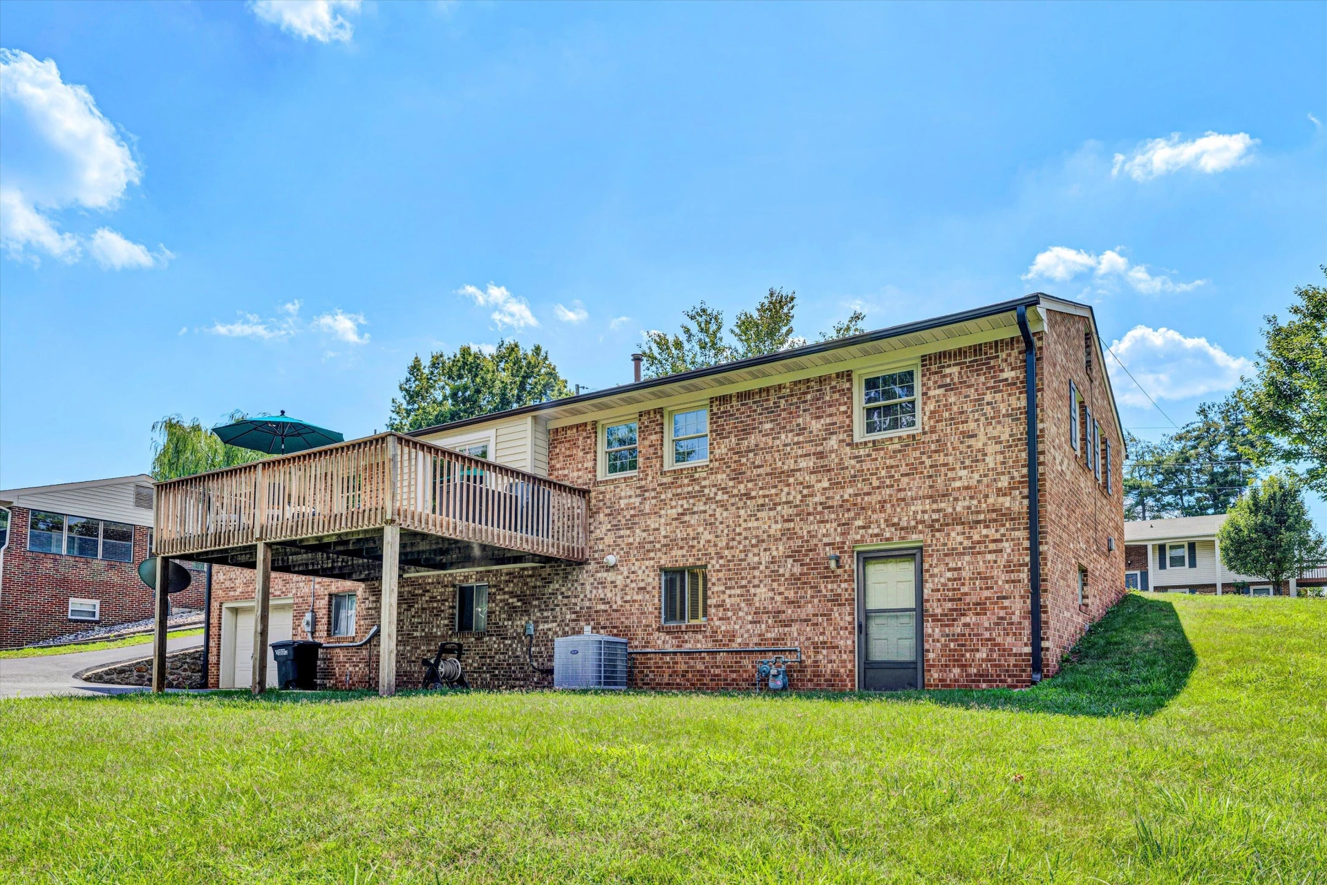 716 Arcadia CIR - Photo 40