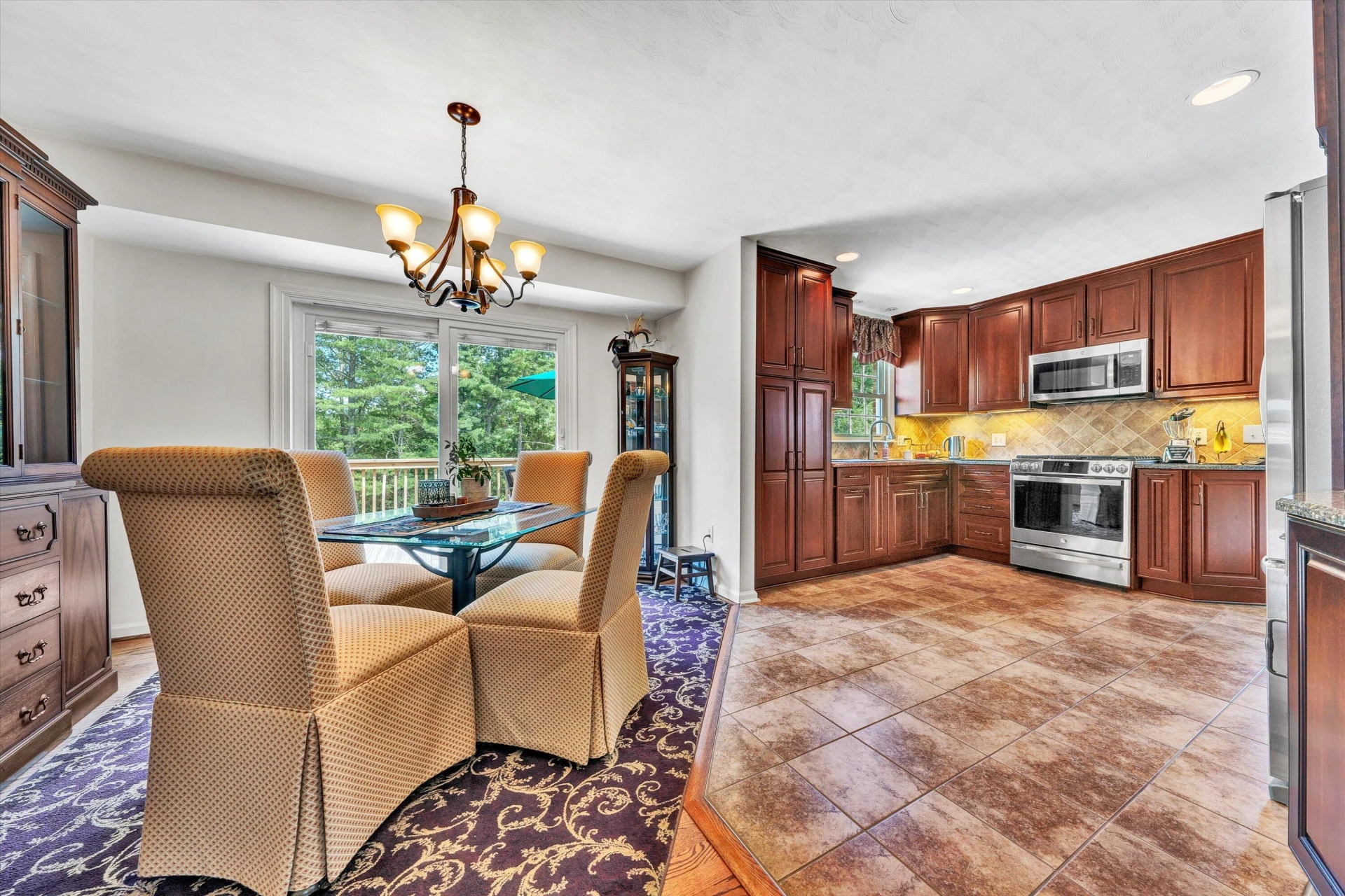 716 Arcadia CIR - Photo 8
