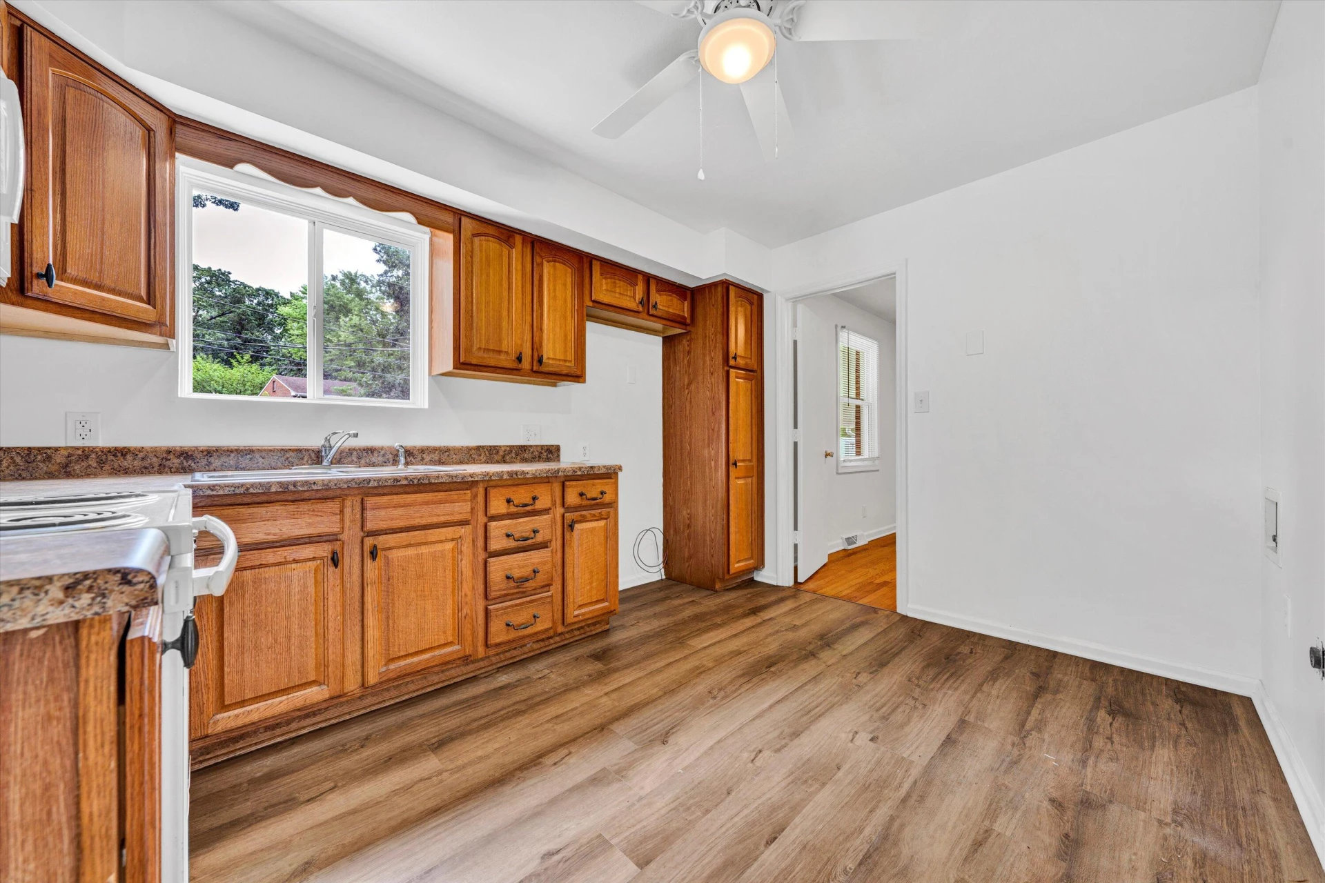 5671 Meadowcrest ST - Photo 10