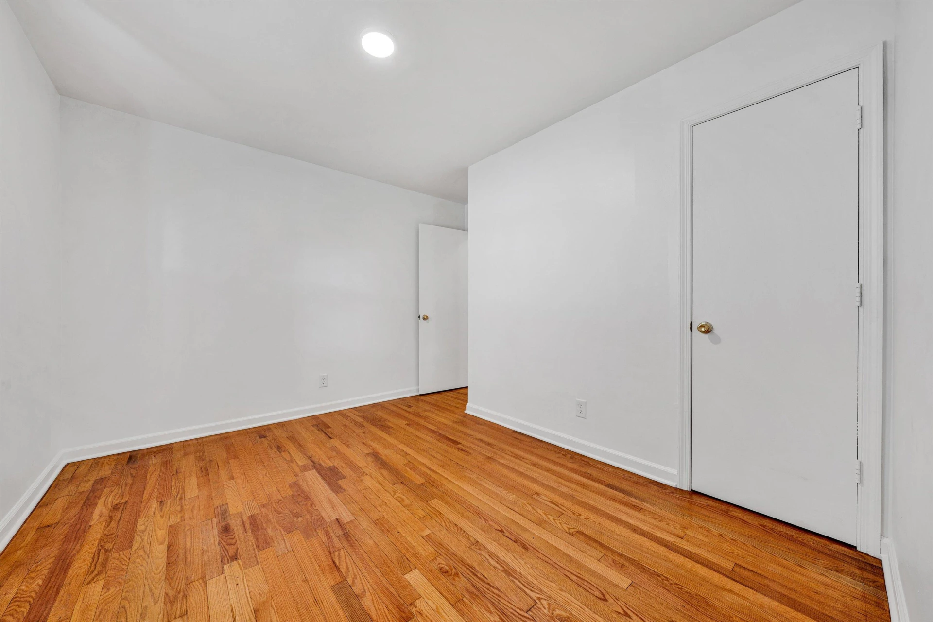 5671 Meadowcrest ST - Photo 11