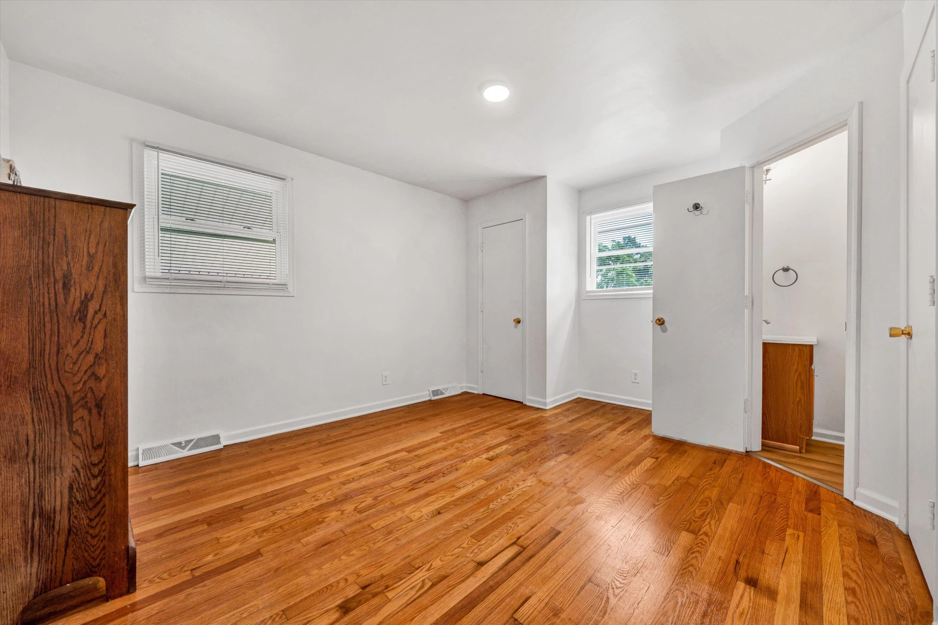 5671 Meadowcrest ST - Photo 14
