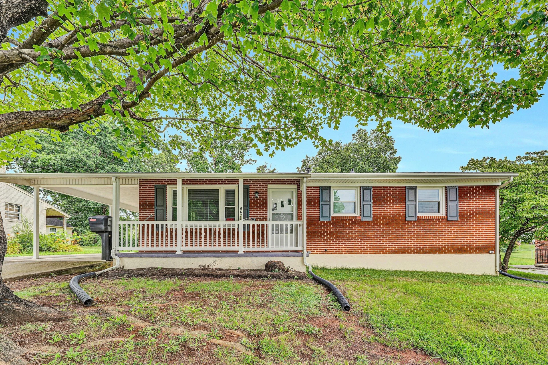 5671 Meadowcrest ST - Photo 2