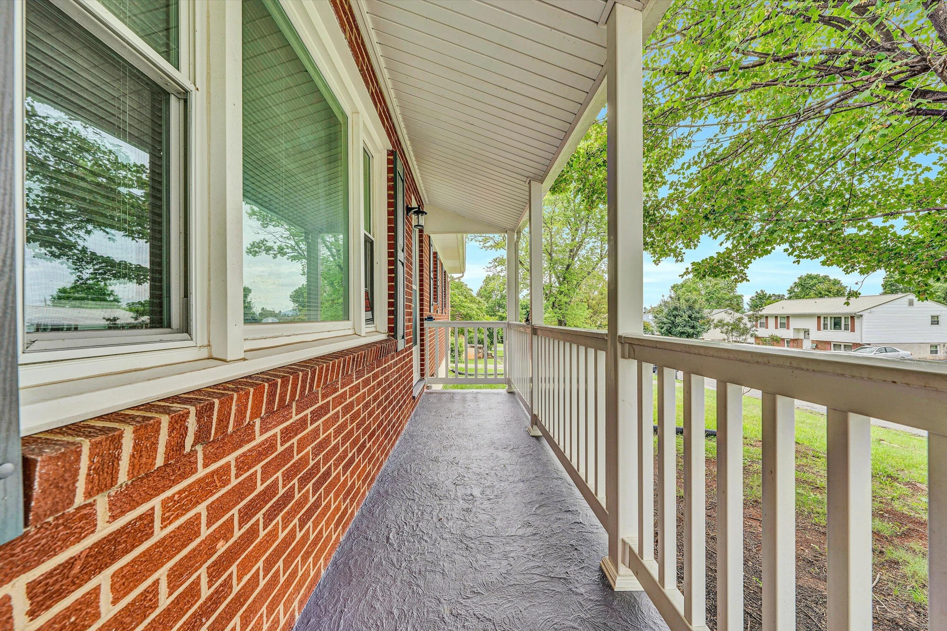 5671 Meadowcrest ST - Photo 4