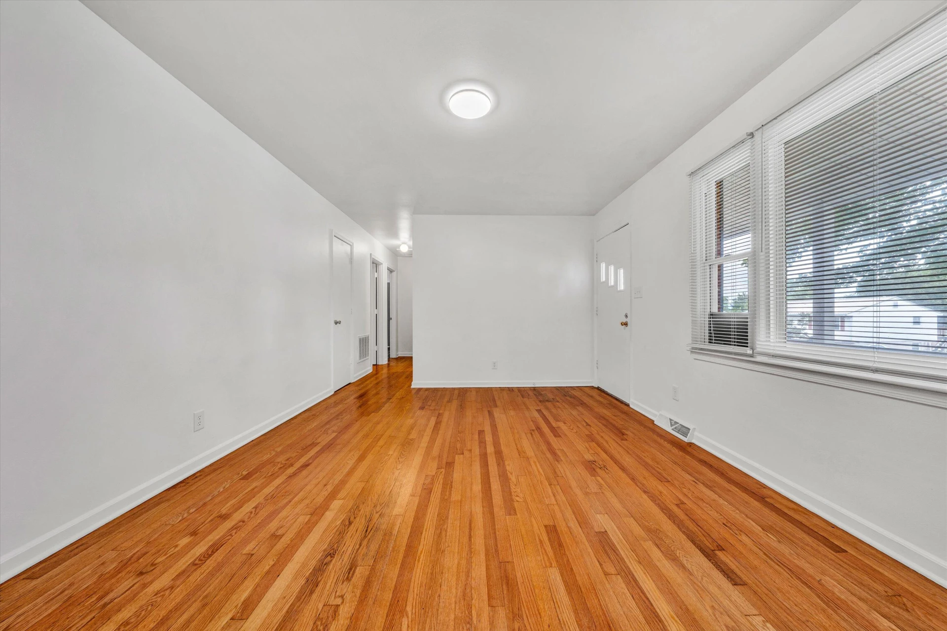 5671 Meadowcrest ST - Photo 7