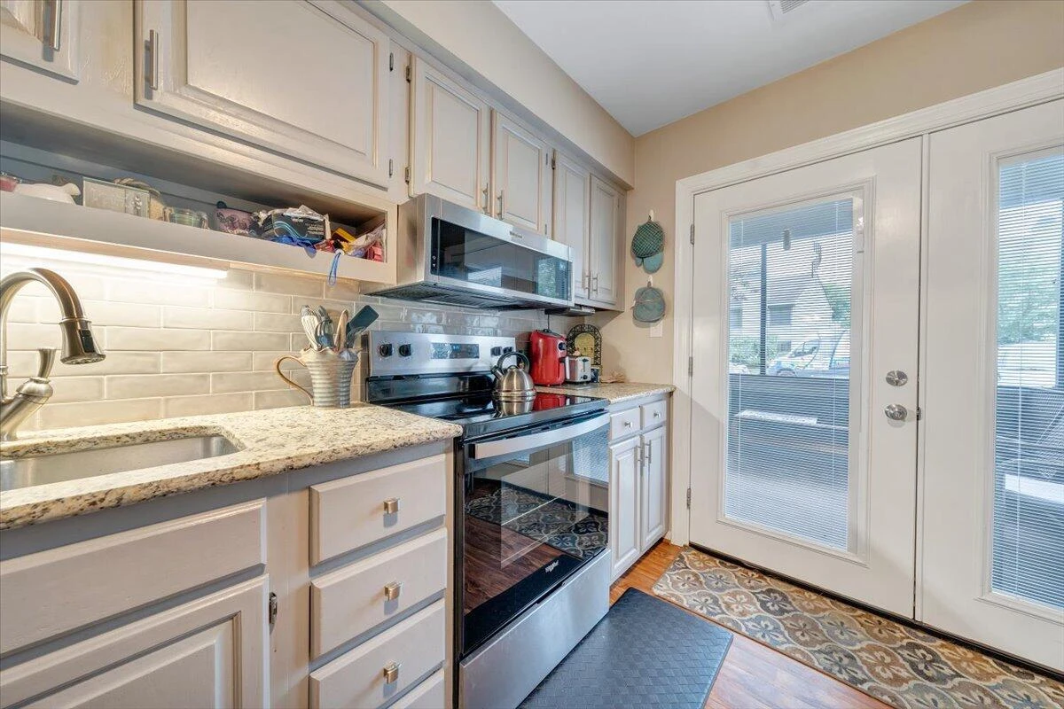 2400 Wood Gate LN - Photo 11