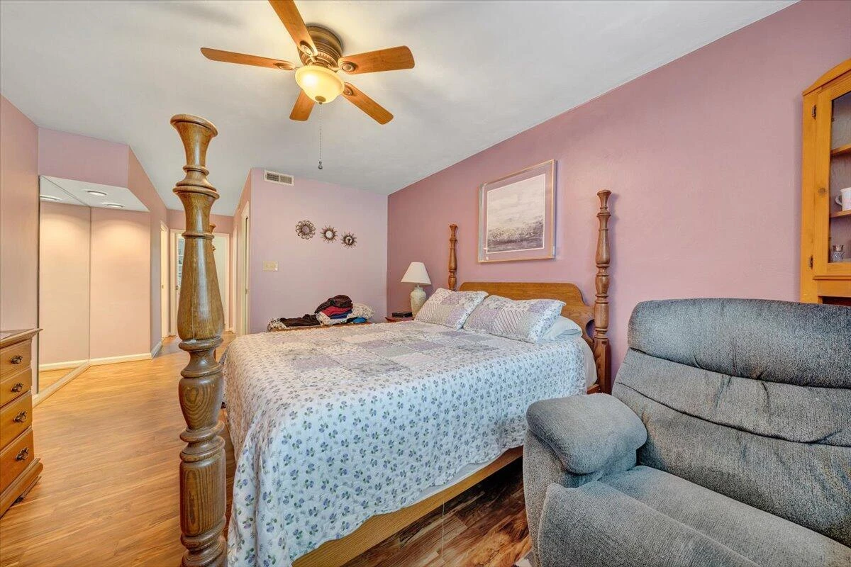 2400 Wood Gate LN - Photo 18