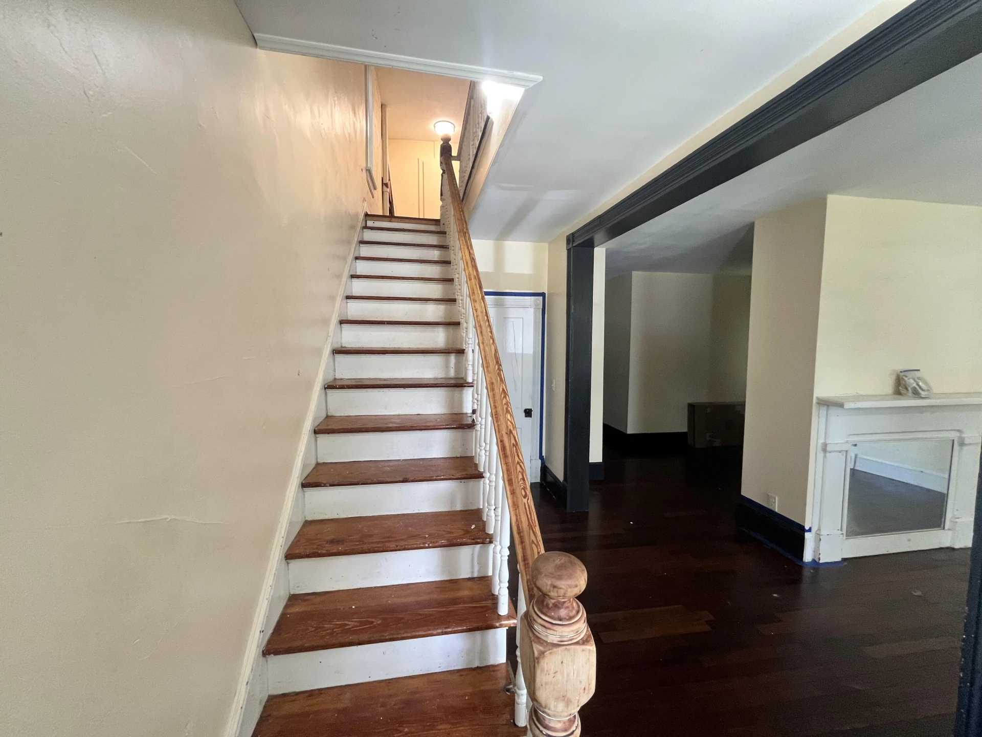 405 Mountain AVE - Photo 2