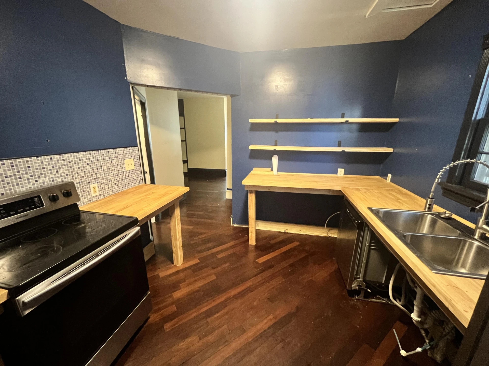 405 Mountain AVE - Photo 6