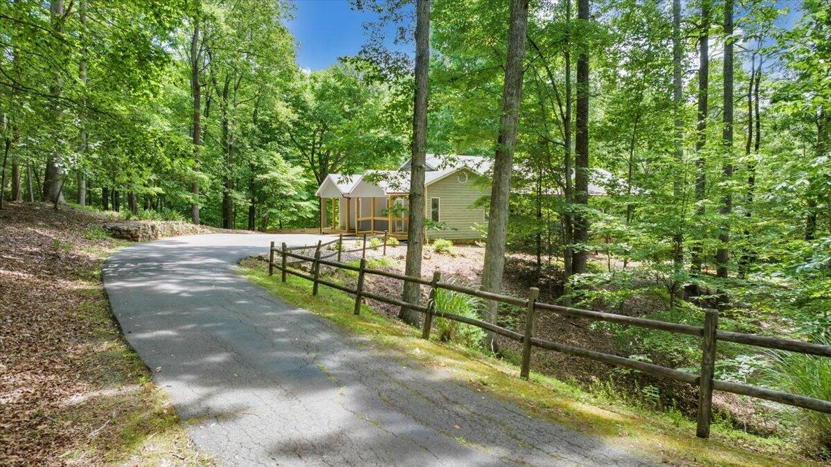 112 Sedgefield LN