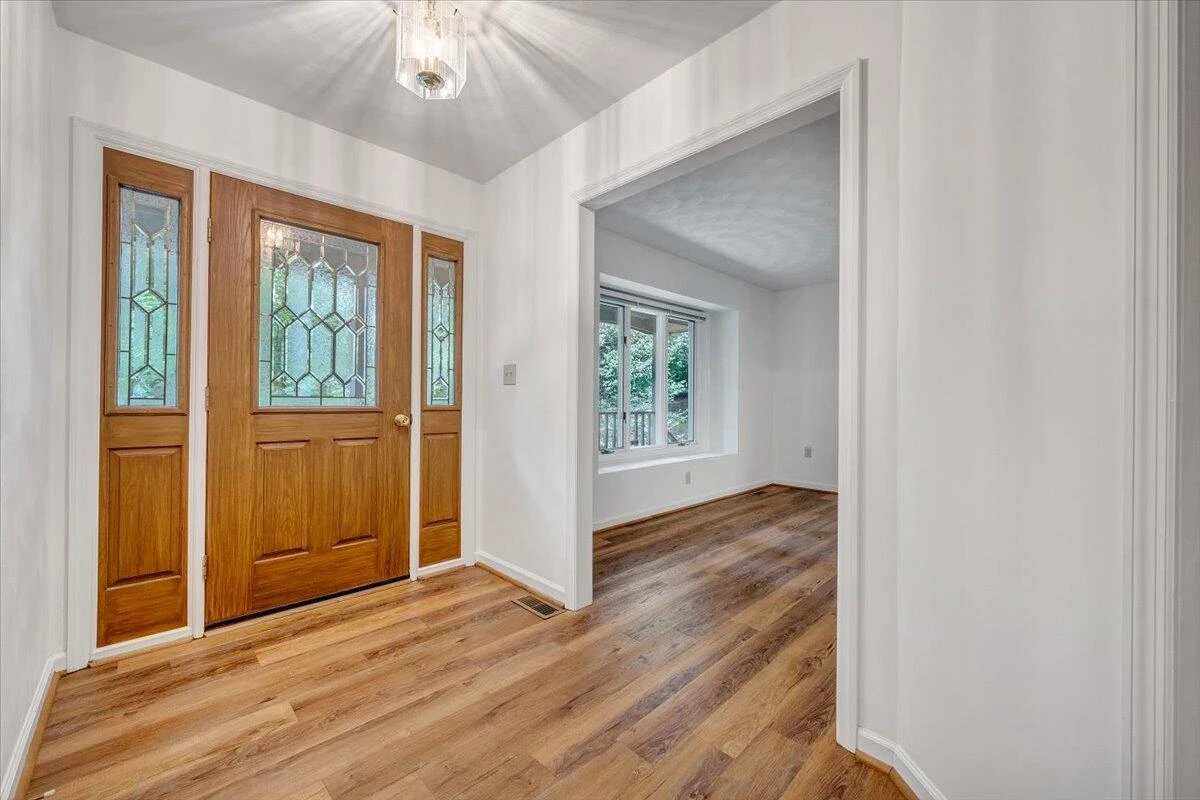 112 Sedgefield LN - Photo 2